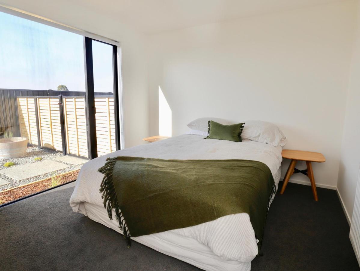 Lake House - Te Anau Holiday Home Экстерьер фото