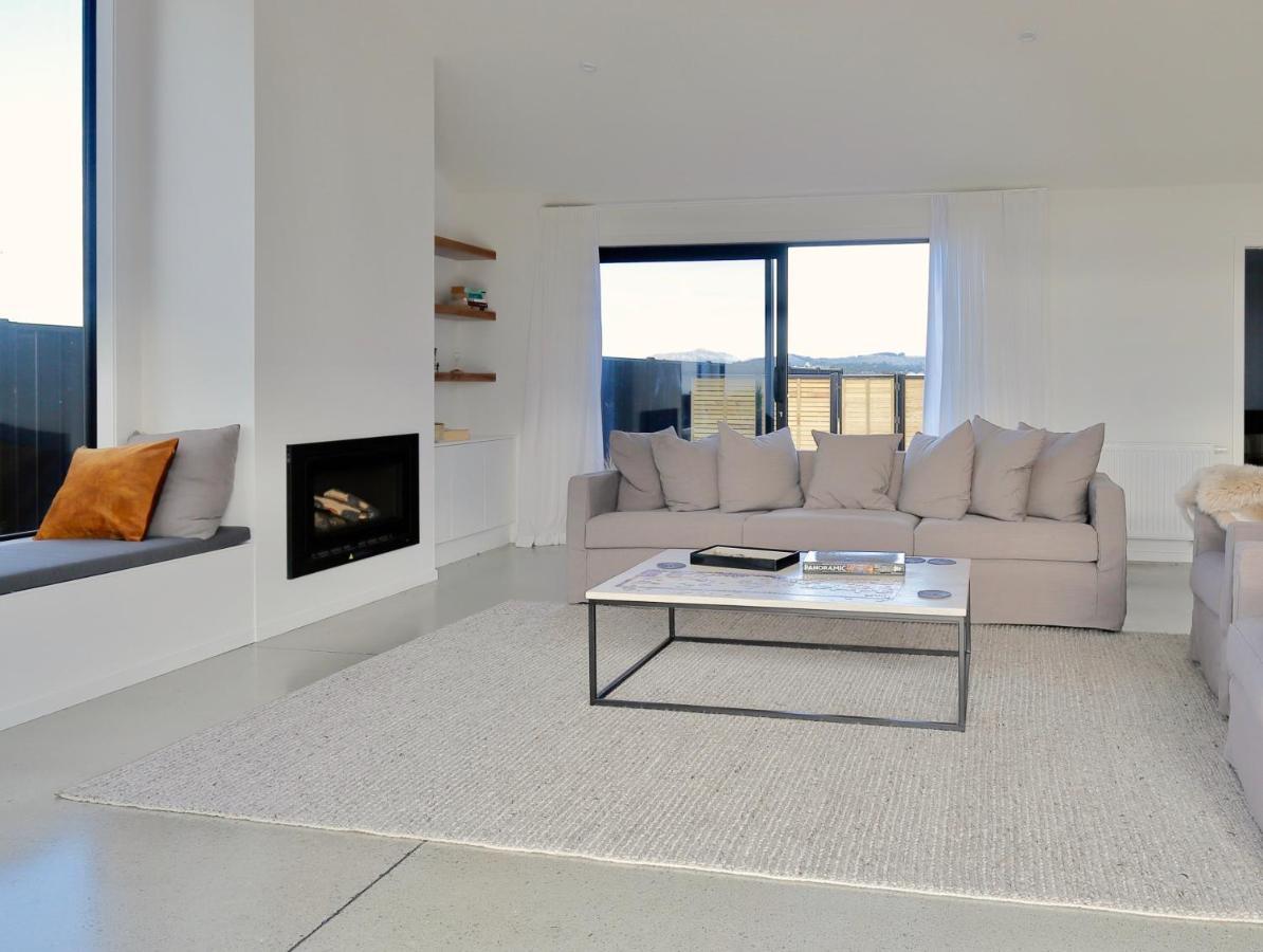 Lake House - Te Anau Holiday Home Экстерьер фото