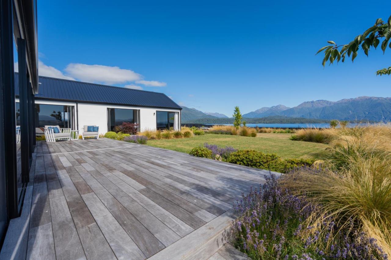 Lake House - Te Anau Holiday Home Экстерьер фото