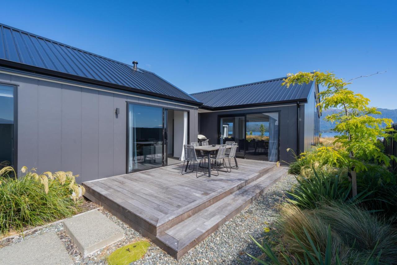 Lake House - Te Anau Holiday Home Экстерьер фото